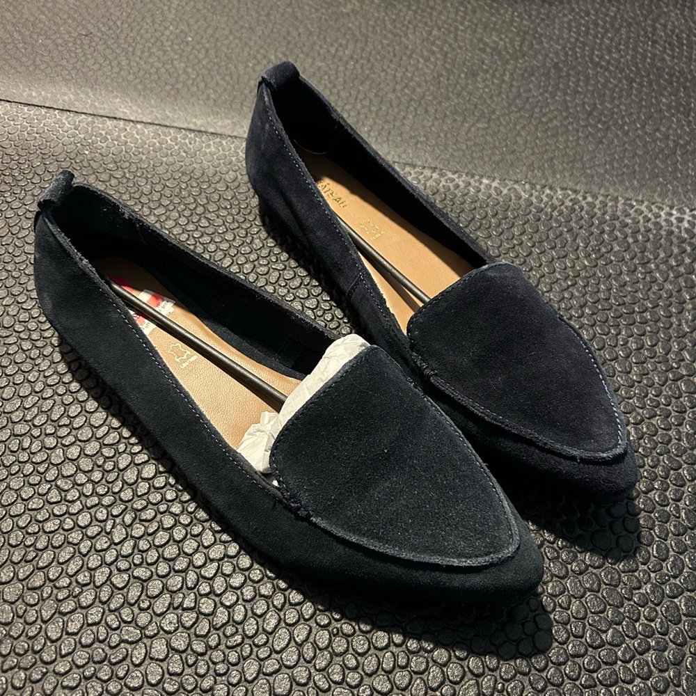 Beautiful Suede Flats Brand New
